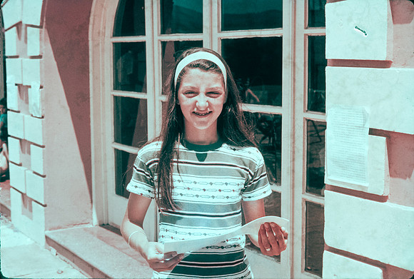 06 Ana Cristina Ayala - Kodak Ektachrome 100 por Arca Film Lab (Diciembre 2024)
