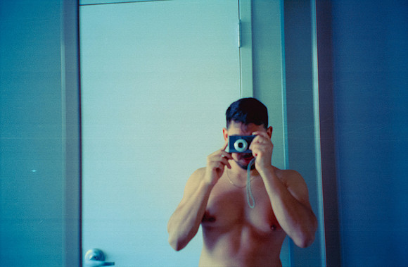 27 Ernesto Ábrego - Fujifilm400 por Arca Film Lab (Agosto 2024) - Rollo 0270
