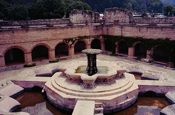 17 Luis Felipe Rodríguez - Kodak Portra 400 por Arca Film Lab (Mayo 2025) - Rollo 1093