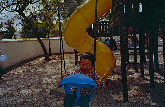 27 Mia Yun - Lomography 400 por Arca Film Lab (Febrero 2025) - Rollo 0740