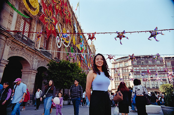 11 Elliot Morales - Kodak Gold 200 por Arca Film Lab (Diciembre 2024) - Rollo 0555