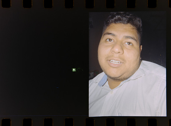 20 Jimmy Morán - Fuji C200 Half Frame por Arca Film Lab (Enero 2024)