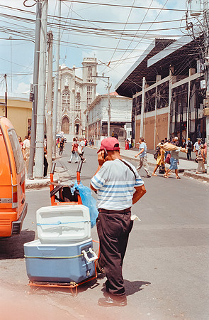 22 Gerardo Recinos - Kodacolor 200 Sin bordes por Arca Film Lab (Octubre 2024) - Rollo 0339