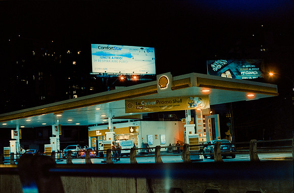 32 Elliot Morales - Cinestill 800T por Arca Film Lab (Mayo 2025) - Rollo 1001