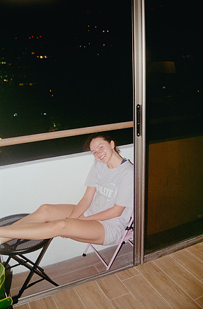 14 Andrea Osorio - Kodak Gold 200 por Arca Film Lab (Mayo 2025) - Rollo 1074