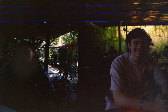 09 Ilse Romero - Amber 400 por Arca Film Lab (Marzo 2024)