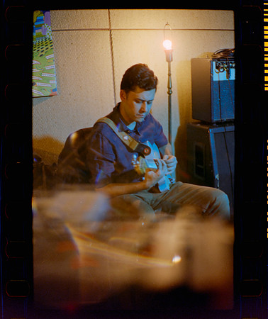 06 Fer Franco %22Ritos de paso%22 - Ensayo en Phantom Records junto a Mabe Fratti por Fabriccio Díaz - Kodak Vision 3 200T - Arca Film Lab (Marzo 2024)