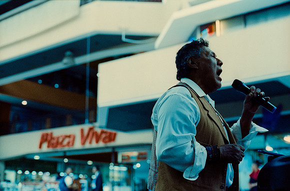 29 Elliot Morales - Cinestill 800T por Arca Film Lab (Mayo 2025) - Rollo 1001