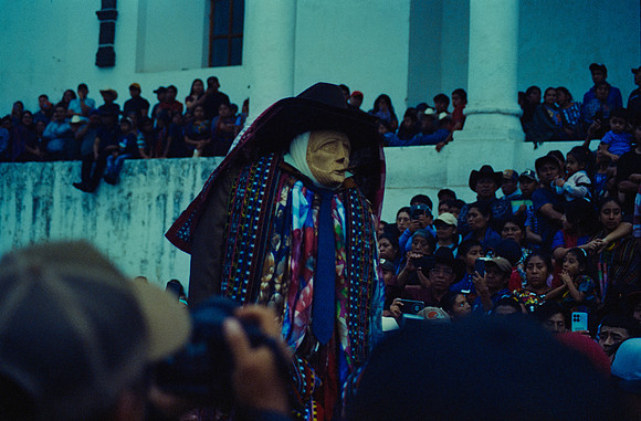 28 Ronald Ottoniel - 800T por Arca Film Lab (Abril 2025) - Rollo 0975