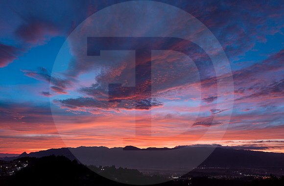 07 Amanecer 7 Julio 2021 - Detrás de las rejas por Fabriccio Díaz