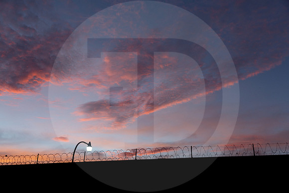 12 Amanecer 7 Julio 2021 - Detrás de las rejas por Fabriccio Díaz