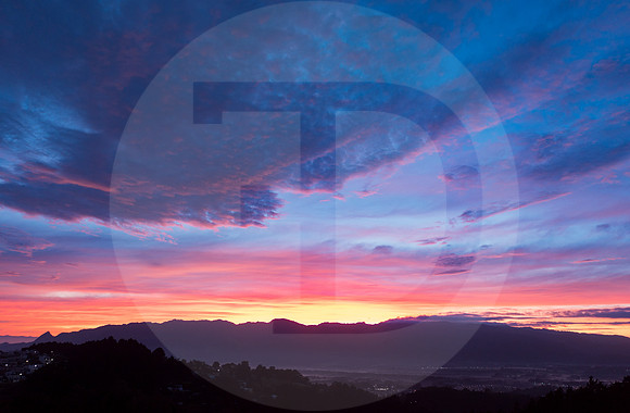 17 Amanecer 7 Julio 2021 - Detrás de las rejas por Fabriccio Díaz