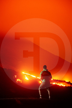 001 Viendo al Credor crear - Agosto 2019 por Fabriccio Díaz