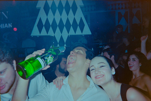 16 Steven Bickford - Fujifilm X-TRA 400 #1 por Arca Film Lab (Abril 2024)