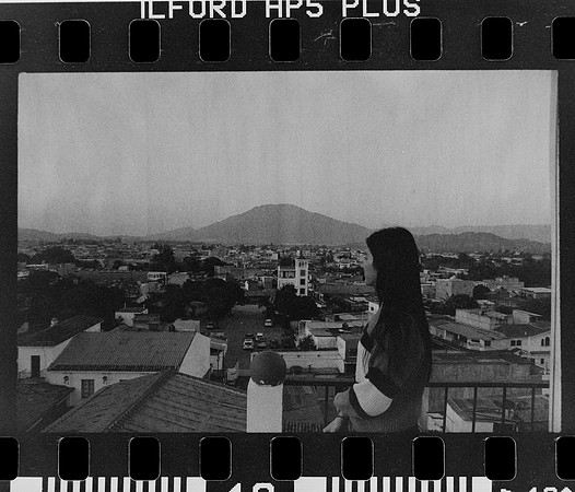 12 Carlos León - Ilford HP5 Plus 400 por Arca Film Lab (Abril 2024)