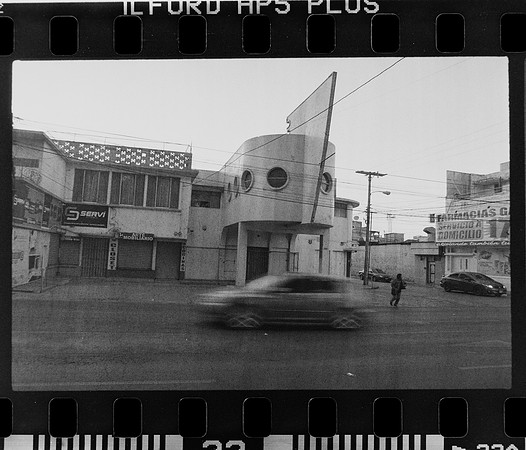 34 Carlos León - Ilford HP5 Plus 400 por Arca Film Lab (Abril 2024)