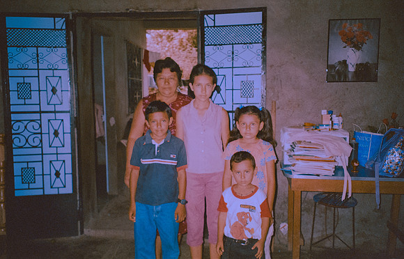 05 Caleb Rodríguez - Kodak Gold 100 por Arca Film Lab (Enero 2025) - Rollo 0583