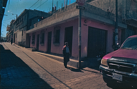 06 Ronald Ottoniel - Kodak Vision 3 500T por Arca Film Lab (Abril 2025) - Rollo 0869