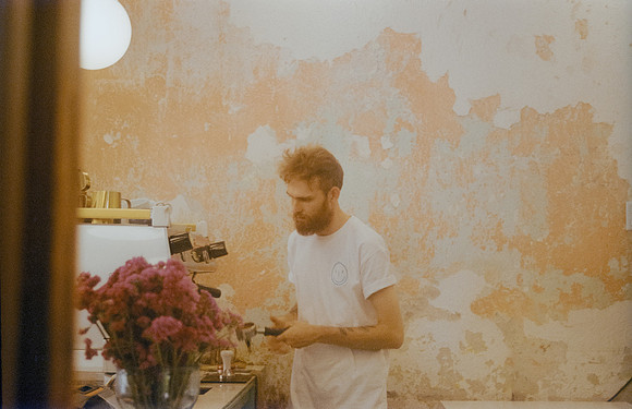 03 Jorge Mena - Fujifilm 200 por Arca Film Lab (Abril 2024)