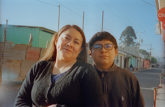 12 Hector Antonio - Cinestill 400D por Arca Film Lab (Abril 2024)