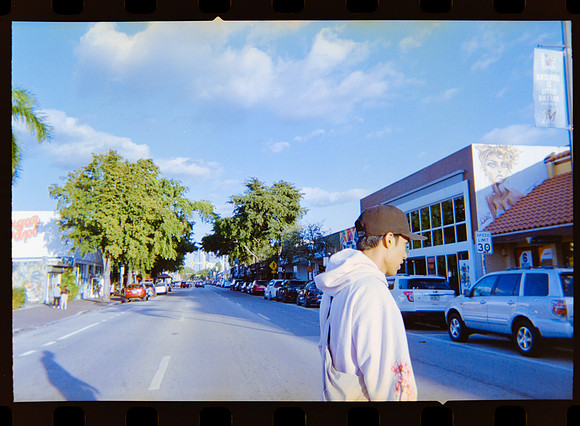 15 Carlos León - Fujifilm 400 #2 por Arca Film Lab (Abril 2024)