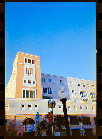 18 Carlos León - Fujifilm 400 #2 por Arca Film Lab (Abril 2024)