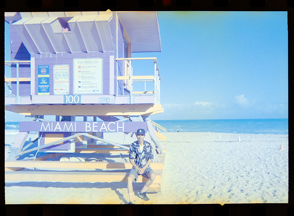 24 Carlos León - Fujifilm 400 #2 por Arca Film Lab (Abril 2024)