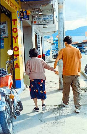28 Karen Orellana - Kodak Ultramax 400 por Arca Film Lab (Julio 2024) - Rollo 0181