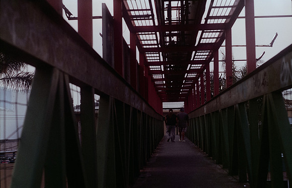 09 Elliot Morales - Cinestill 400D por Arca Film Lab (Mayo 2025) - Rollo 1049