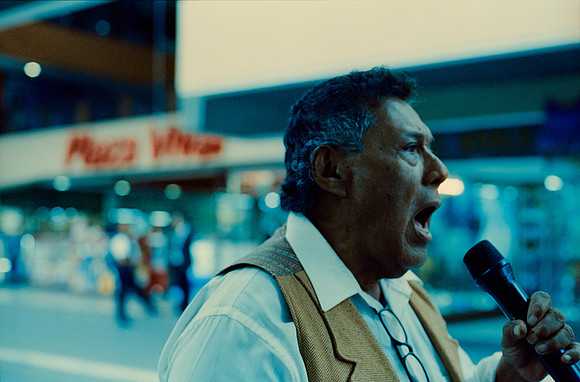 30 Elliot Morales - Cinestill 800T por Arca Film Lab (Mayo 2025) - Rollo 1001