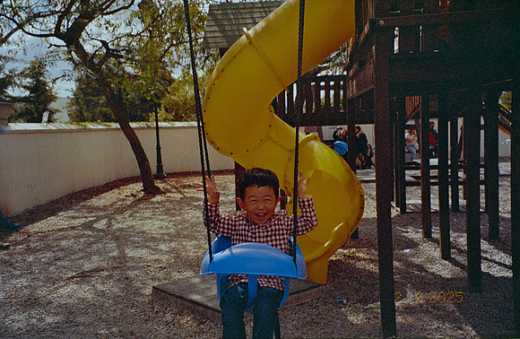28 Mia Yun - Lomography 400 por Arca Film Lab (Febrero 2025) - Rollo 0740