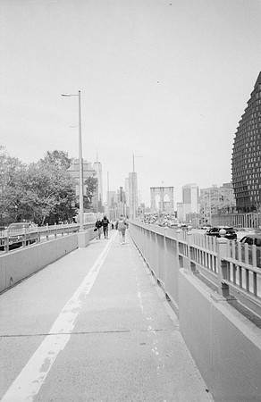 22 Desirée Argueta - Fujifilm Acros 100 por Arca Film Lab (Enero 2025) - Rollo 0571