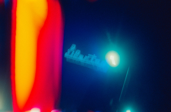 02 Mauricio Salguero - Cinestill 800T por Arca Film Lab (Julio 2024) - Rollo 0193