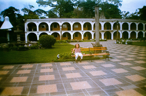12 Krista Ramírez - Konica Centuria 100 por Arca Film Lab (Abril 2025) - Rollo 0966