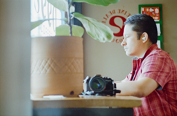 22 Carlos Castro - Kodak Portra 800 por Arca Film Lab (Enero 2025) - Rollo 0591