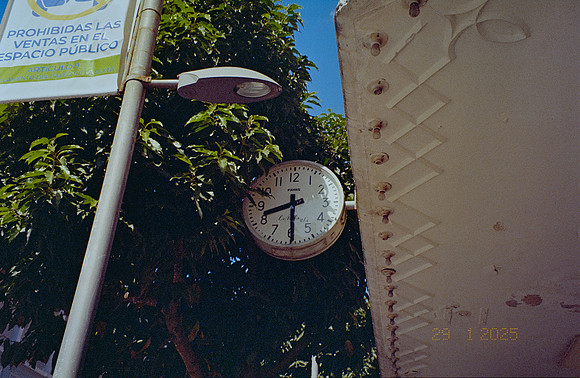 21 Mia Yun - Lomography 400 por Arca Film Lab (Febrero 2025) - Rollo 0740