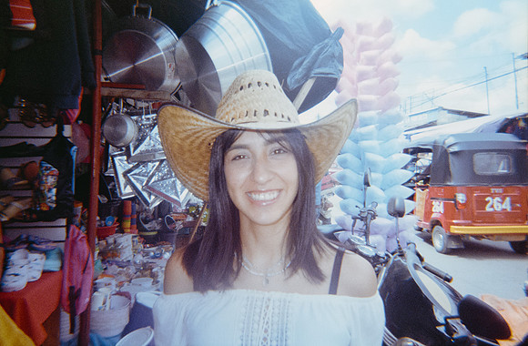02 Navneet - Kodak Gold 200 por Arca Film Lab (Junio 2025) - Rollo 1109