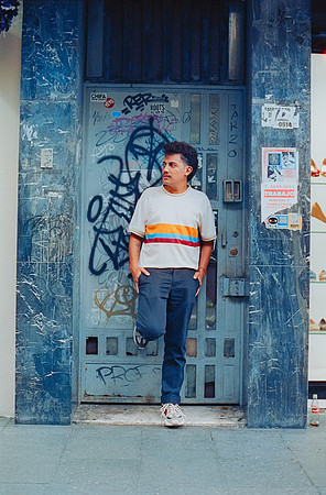 03 Elliot Morales - Cinestill 800T por Arca Film Lab (Abril 2025) - Rollo 0980