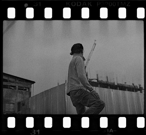 31 Elliot Morales - Kodak TMAX P3200 por Arca Film Lab (Junio 2025) - Rollo 1163