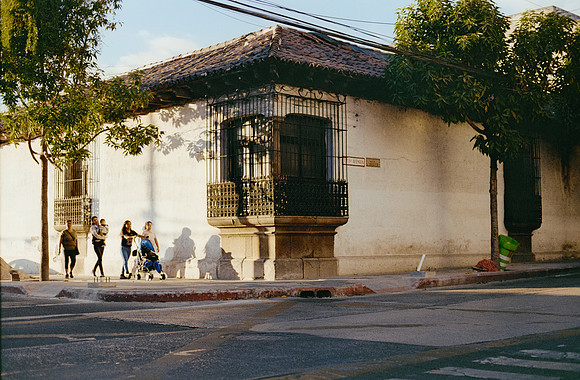 27 Elliot Morales - Kodak Gold 200 por Arca Film Lab (Febrero 2025) - Rollo 0785