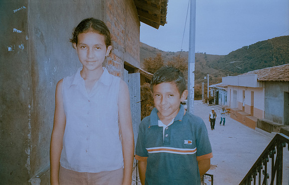 04 Caleb Rodríguez - Kodak Gold 100 por Arca Film Lab (Enero 2025) - Rollo 0583