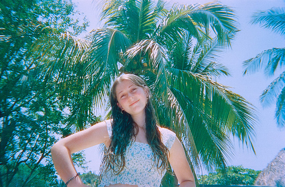 05 Kamilah Ruíz - Cinestill 800T por Arca Film Lab (Agosto 2024) - Rollo 0251