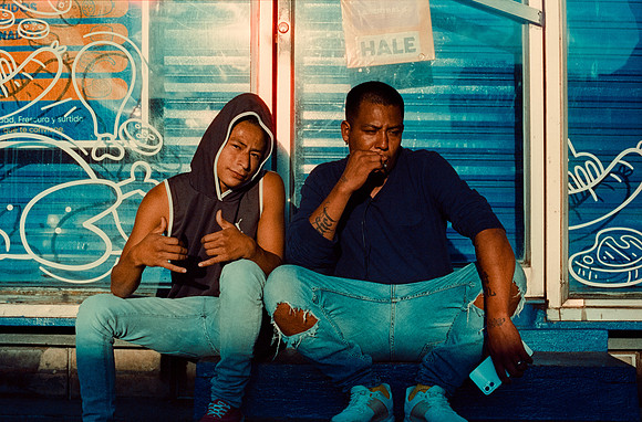01 Elliot Morales - Cinestill 800T por Arca Film Lab (Mayo 2025) - Rollo 1001