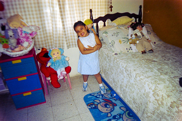 17 Mercedes Pérez - Konica Centuria Super 400 por Arca Film Lab (Junio 2024) - Rollo 0107
