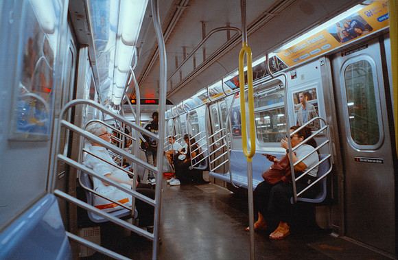 21 Ernesto Ábrego - Fujifilm400 por Arca Film Lab (Agosto 2024) - Rollo 0270