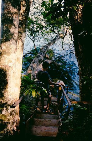 17 Valeria Minera - Kodak Gold 200 por Arca Film Lab (Abril 2025) - Rollo 0961