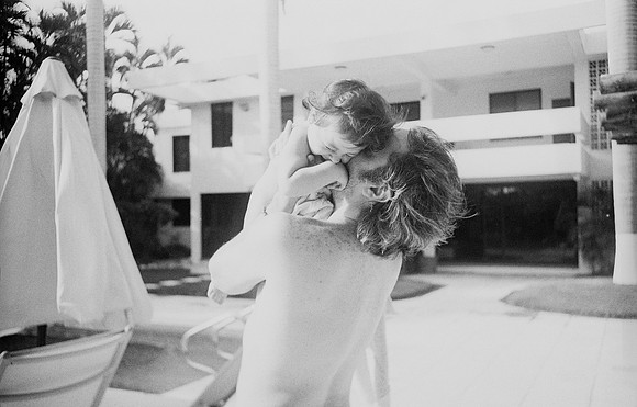 27 Mónica Minondo - Kodak TMAX 400 por Arca Film Lab (Febrero 2025) - Rollo 0742