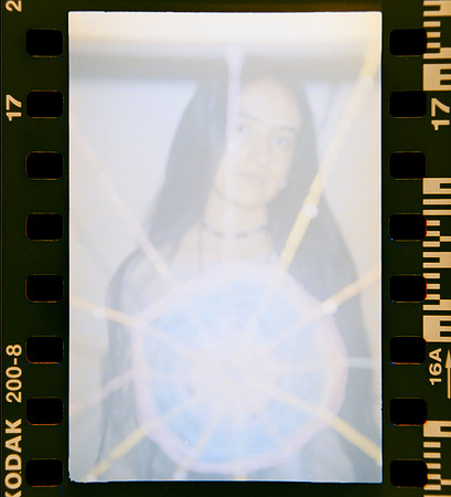 16 Shirley Brakiti - Kodak Gold 200 por Arca Film Lab (Julio 2024) - Rollo 0186