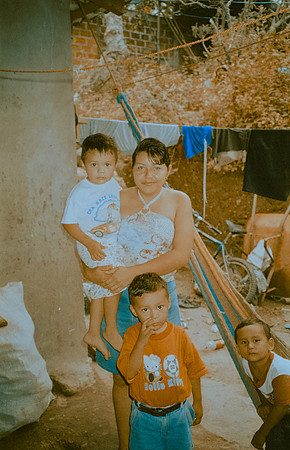 16 Caleb Rodríguez - Kodak Gold 100 por Arca Film Lab (Enero 2025) - Rollo 0583