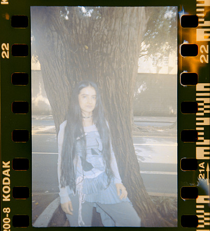 21 Shirley Brakiti - Kodak Gold 200 por Arca Film Lab (Julio 2024) - Rollo 0185